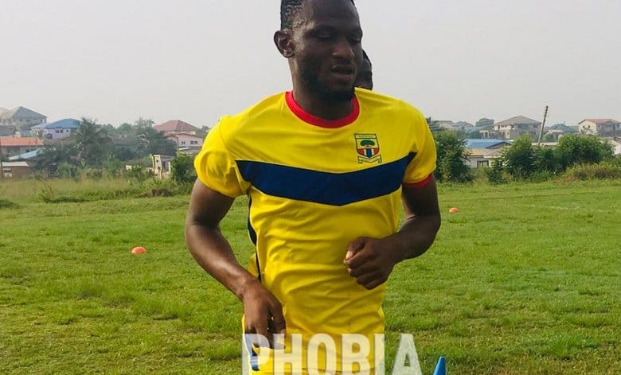Hearts of Oak Coach Kim Grant congratulates defender Mohammed Alhassan on his debut Black Stars Call-up