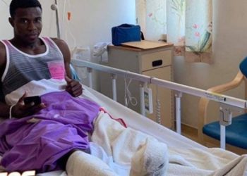 Thomas Abbey picks injury; ruled out for six weeks