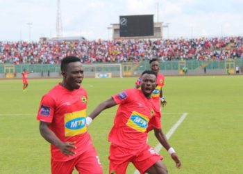Augustine Okrah celebrates goala against Etoile Du Sahel