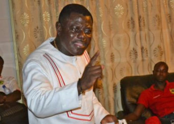 “And you call yourselves professionals”: Kwame Kyei rips into Kotoko players over FA Cup exit