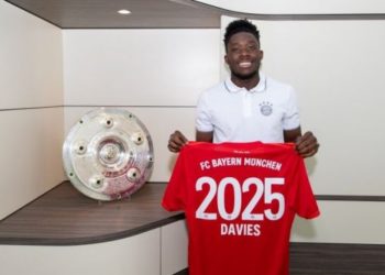 Alphonso Davies handed two years contract extension at Bayern Munich