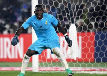 Liberian Goalkeeper Tommy Songo congratulates Richard Ofori on Black Stars captaincy