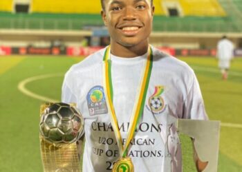 President Akufo-Addo dashes AFCON U-20 Best Player Issahaku Fatawu $5,000