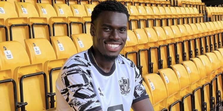 Dutch-born Ghanaian defender Derek Agyakwa joins EFL League One side Port Vale