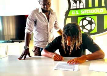 OFFICIAL: Italy born Ghanaian Justin Kumi signs professional contract with Sassuolo