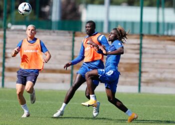 Gideon Mensah begins training with Auxerre after completing transfer