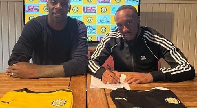 Gideon Mensah signs for Fort Williams