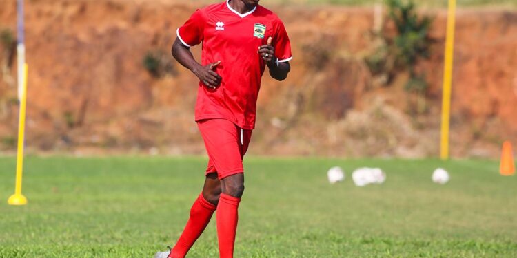 Good News: Asante Kotoko’s defender Mubarik Yusif returns to training after injury