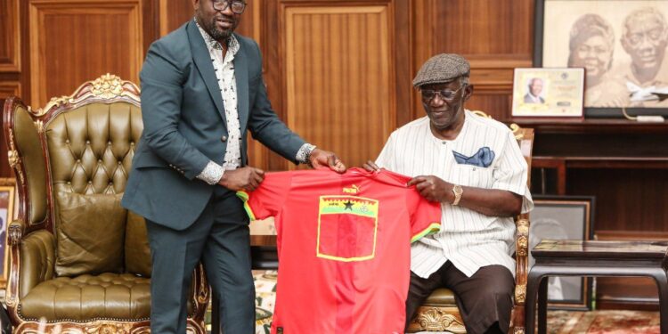 GFA boss Kurt Okraku, Exco members visit former President Agyekum Kuffour ahead of World Cup