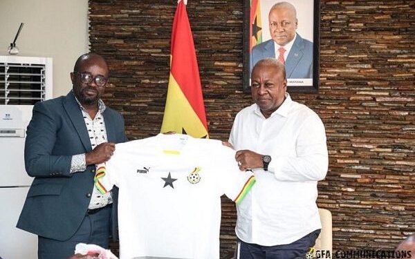 Former President Mahama extols Kurt Okraku for bringing vitality into Ghana Football