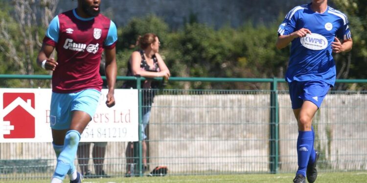 Ghanaian winger Claudio Ofosu named MVP on Hungerford Town FC debut