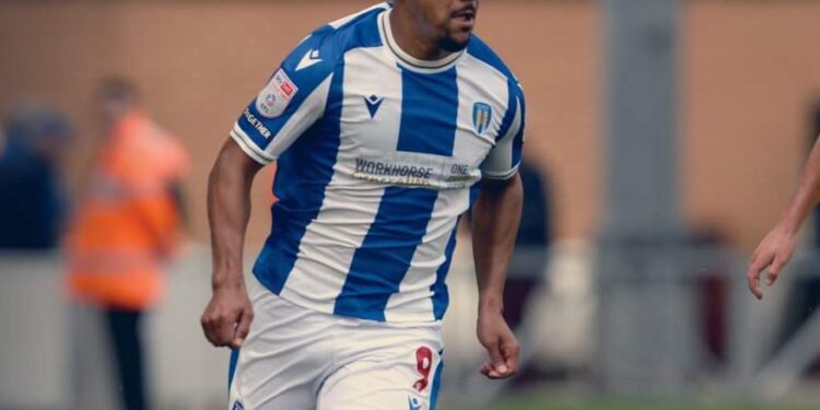 Ghana striker Kwesi Appiah cleared to face Swindon Town