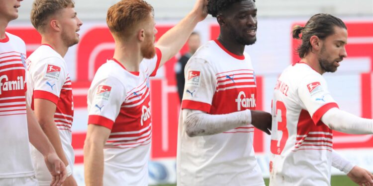 Ghanaian attacker  Okyere Wriedt responds with brace to Black Stars call-up as Holstein Kiel win big on the road