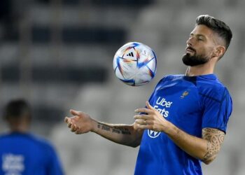 2022 World Cup: Giroud ready to tower above French giants