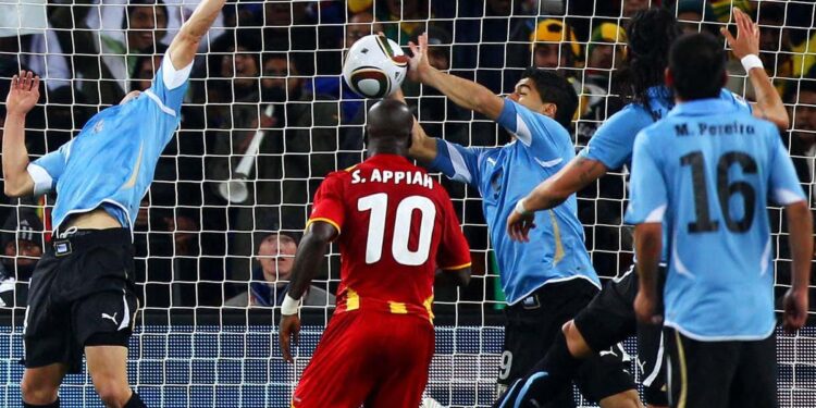 ‘Ghana have porous defence, we will beat them’- Luis Suarez