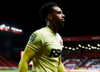 Jojo Wollacott to undergo scan on finger injury after Charlton Athletic draw against Burton Albion