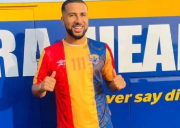 Black Stars midfielder Daniel-Kofi Kyereh spotted in Hearts of Oak kit