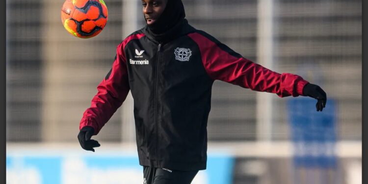 Jeremie Frimpong trains with Leverkusen, an option for Zurich friendly