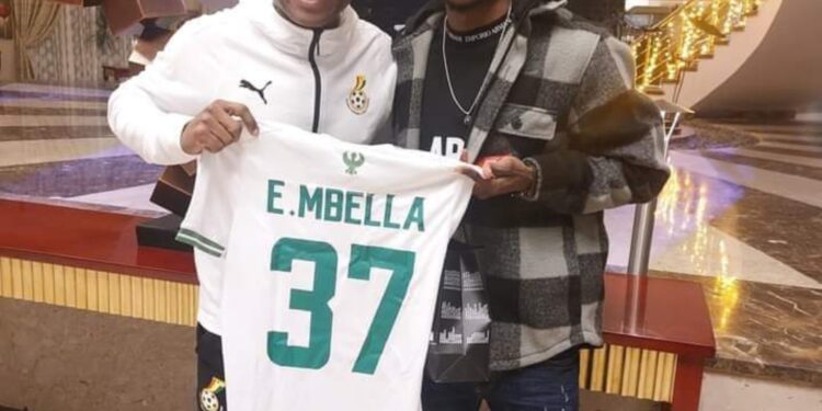 Former Kotoko star Etouga visits Black Galaxies, gifts Prosper Narteh jersey