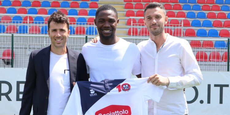 Ekuban joins Sant’ Angelo