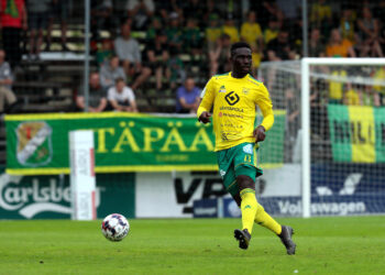 Ghanaian defender Baba Mensah joins VPS