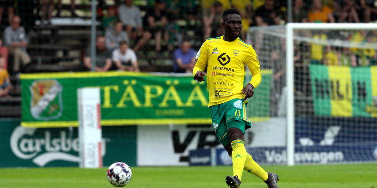 Ghanaian defender Baba Mensah joins VPS