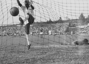 FEATURE: Pelé was ensnared by ‘Brazilian-style racism’ but stood firm as dictatorship tried to keep him playing