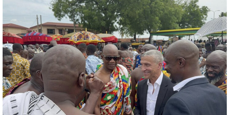 VIDEO: Ghana coach Chris Hughton, top GFA officials celebrate Akwaside in Kumasi with Otumfuo