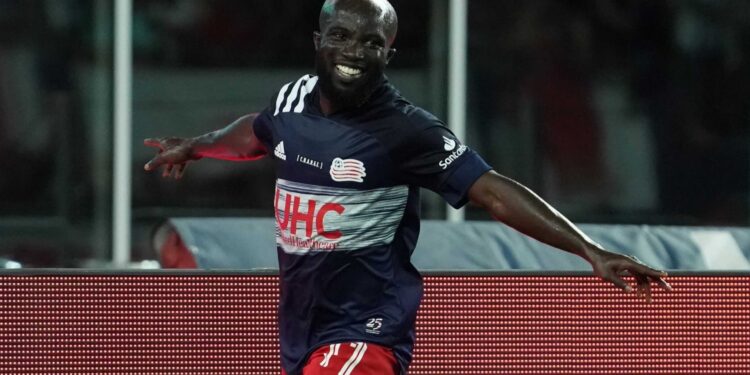 Ghanaian winger Emmanuel Boateng extends New England Revolution contract