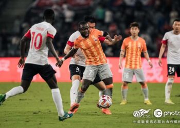 Ghanaian forward Frank Acheampong on target for Shenzhen at Shanghai