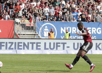 Ghanaian striker Kwadwo Duah reacts to FC Nürnberg victory against Düsseldorf