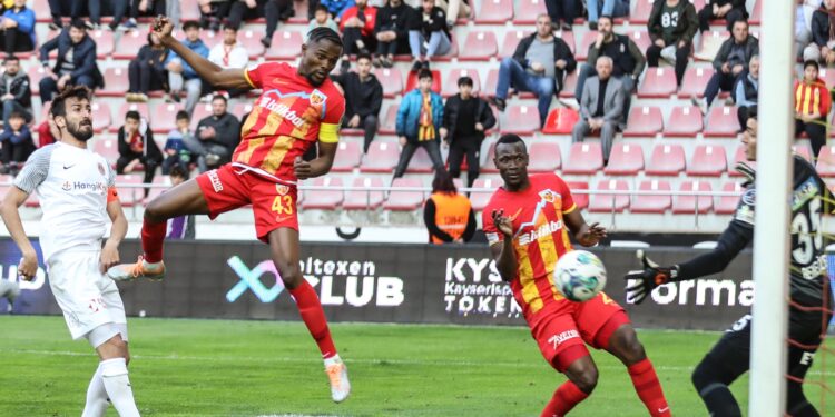 Bernard Mensah reacts after scoring in Kayserispor win against Umraniyespor