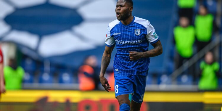 Ghanaian attacking-midfielder Moritz Broni Kwateng scores as Magdeburg beat Hamburg