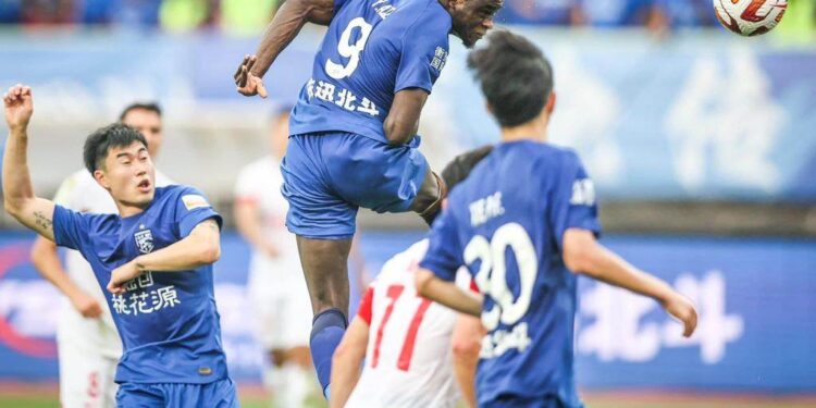 Ghanaian striker Abdul Aziz Yakubu on target in Wuhan Three Towns draw with Rongcheng FC in China