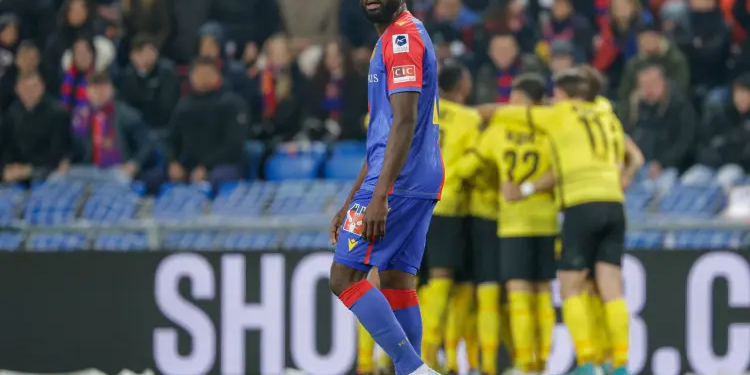 Ghanaian defender Kasim Adams sees red in FC Basel’s 2-0 defeat to FC Zurich