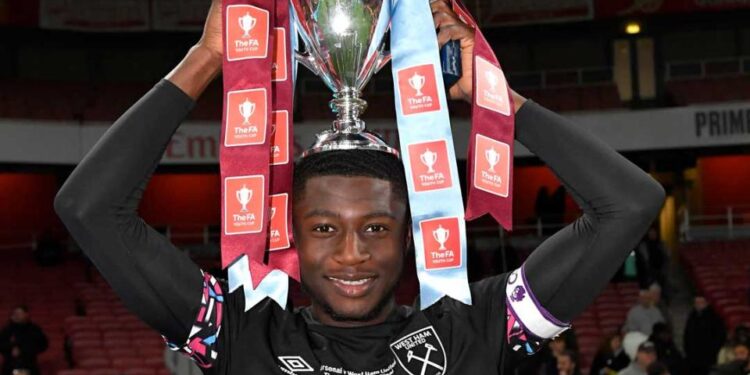 English-born Ghanaian Gideon Kodua wins 2022/23 Dylan Tombides award at West Ham