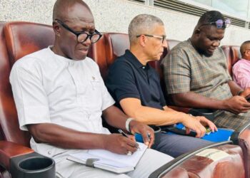 Ghana coaches Chris Hughton, Didi Dramani spotted at Baba Yara Stadium for Kotoko – Karela clash
