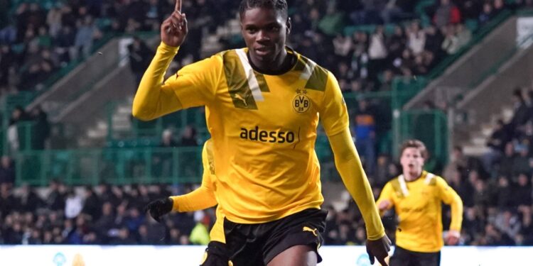 Ghanaian youngster Hendry Aron Blank extends contract with BVB Dortmund