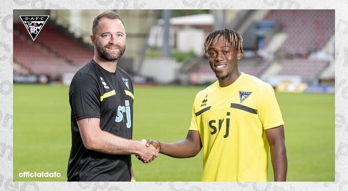 Ghanaian defender Ewan Otoo signs for Dunfermline Athletic