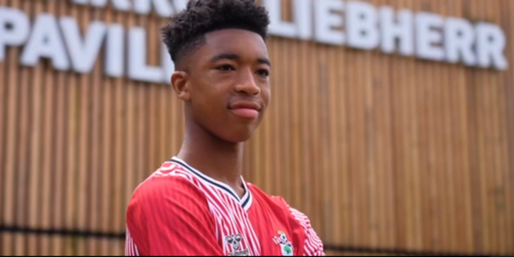 English-born Ghanaian talent Sam Amo-Ameyaw signs first professional contract at Southampton