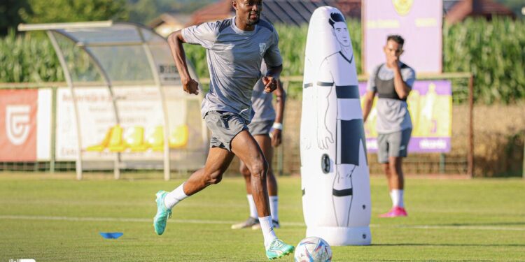 PHOTOS: Ghanaian midfielder Bernard Mensah begins training with Saudi Arabian club Al-Tai