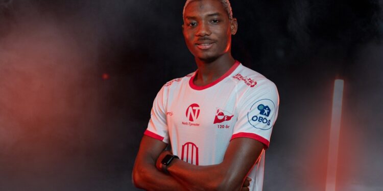 Maxwell Woledzi joins Fredrikstad FK until 2026