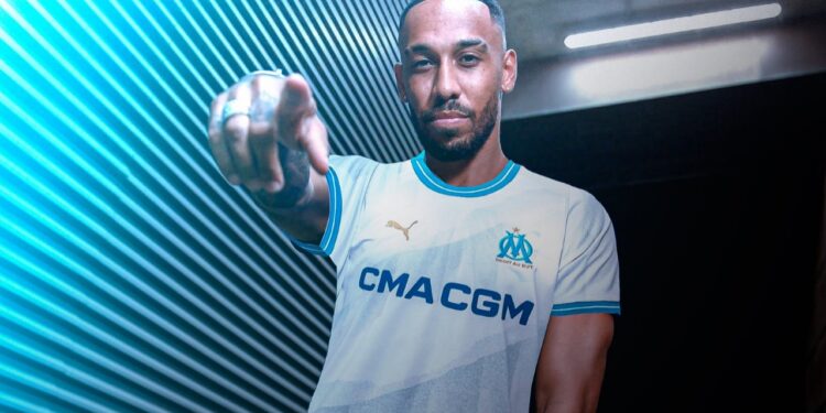 Gabonese striker Aubameyang completes move to Marseille from Chelsea
