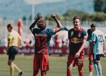 Video: Watch Ghanaian midfielder Forson Amankwah’s jaw-breaking strike against Hamburg for Salzburg