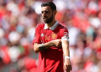 Bruno Fernandes replaces Harry Maguire as new Manchester United captain 