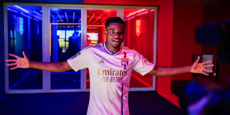 Ghanaian teen sensation Ernest Nuamah starts training with Lyon ahead of PSG clash [Watch Video]