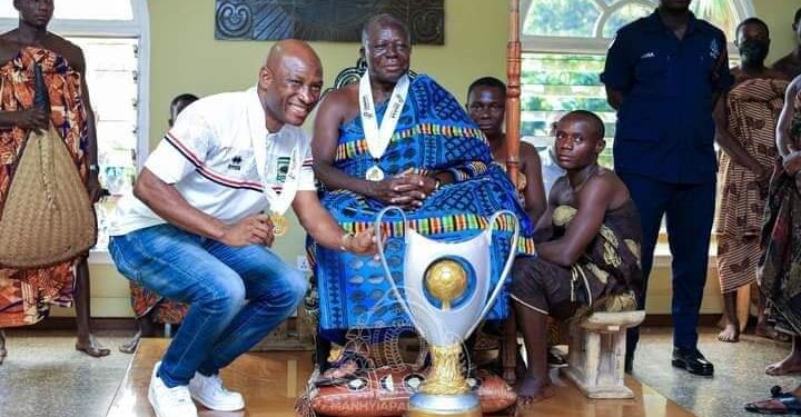 “Don’t be anxious to win trophies, rather build a strong team” – Otumfuo tells Kotoko coach Prosper Ogum