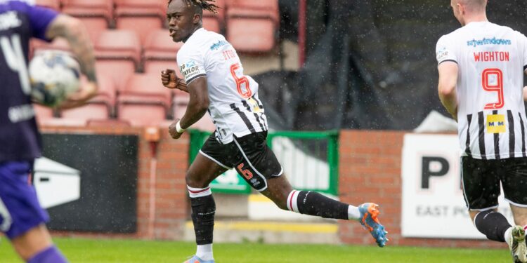Scottish-born Ghanaian defender Ewan Otoo on target for new club Dunfermline Athletic