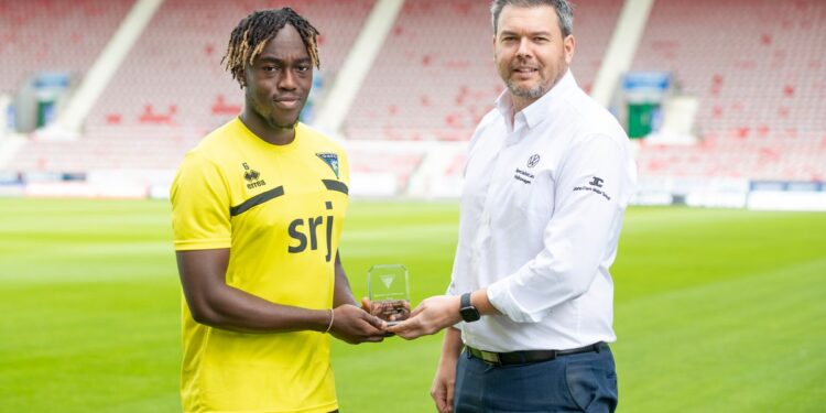 Ghanaian versatile player Ewan Otoo named Dunfermline Athletic Player-Of-The-Month