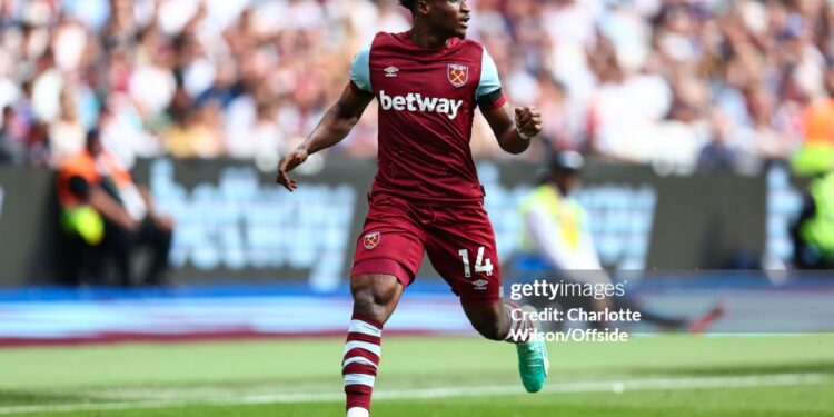 ‘I love jollof and Stonebwoy is my favorite musician’ – West Ham and Ghana star Kudus Mohammed [Watch Video]